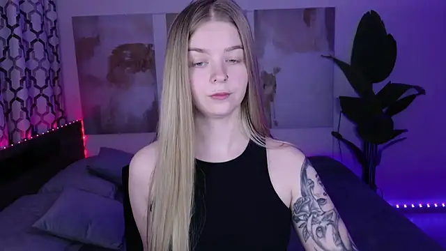 SirenaDoll's Live XXX Chat