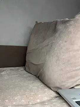 دردشة LaraVoosh الجنسية المباشرة