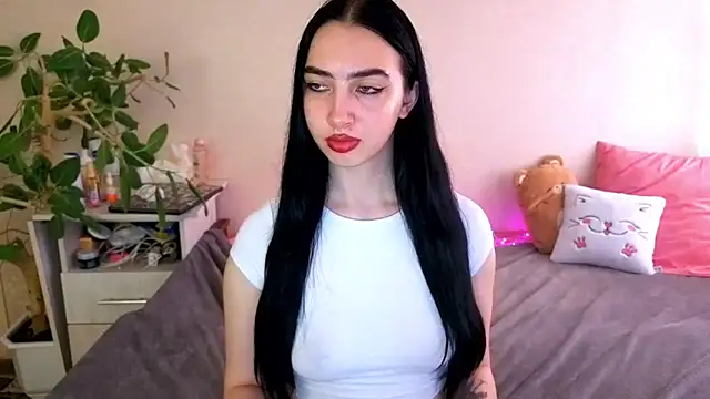 XXX chat uživo modela WildKittenX_