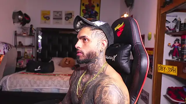 عرض كام logan_hugh8