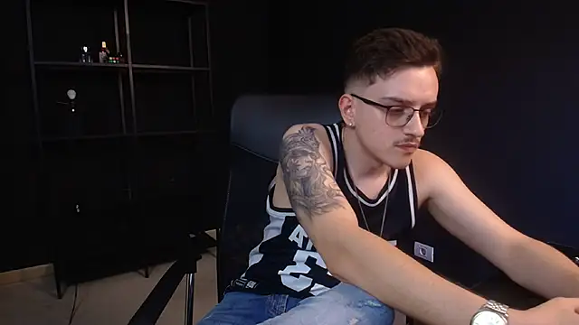FelixStarkk 라이브 XXX 채팅