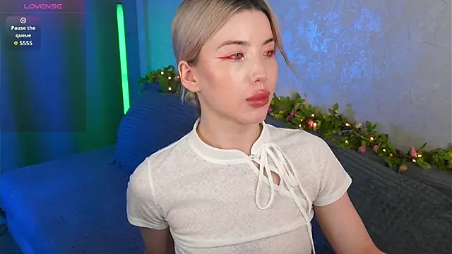 LindaThackerr – Naživo XXX chat