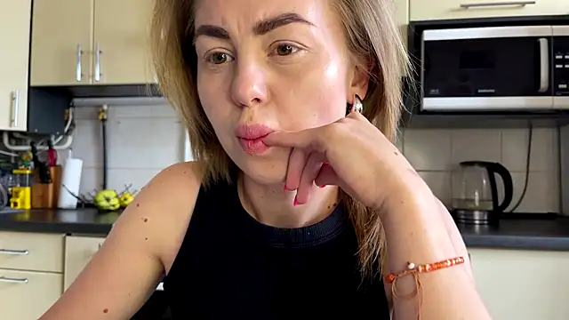 MartaLuna_ Adlı Modelin Canlı XXX Sohbeti