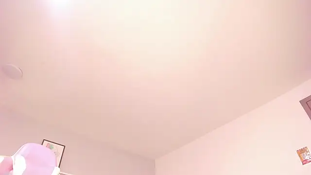 Chat +18 de agyness_bell ao vivo