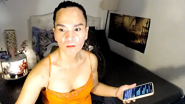 NinaDOM4CUM 即時 XXX 聊天