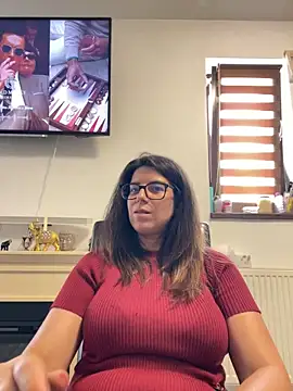 NadiraNoor Live XXX-chat