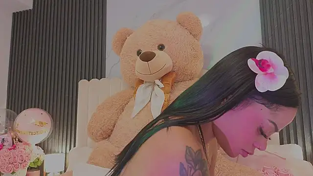 دردشة Madiee_Rhea الجنسية المباشرة