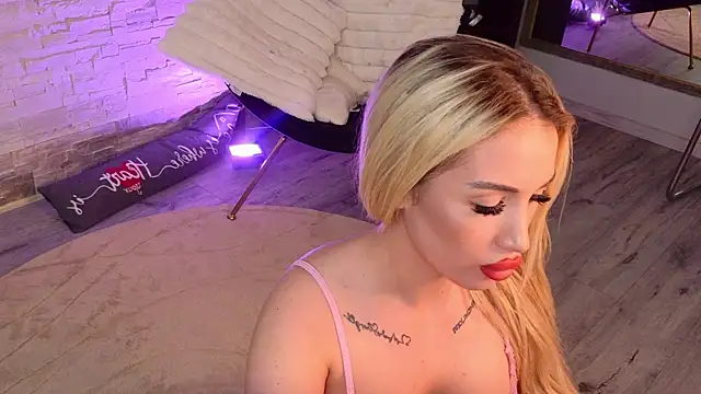 BlondieXStar's Live XXX Chat