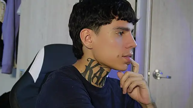 Chat XXX en directo de Angel_Luna0