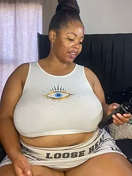 Chatroom XXX en direct de LunaCovenn