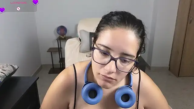 blue__moon_'s Live XXX Chat