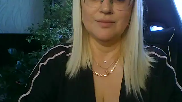 LianaSweetX's Webcam Show