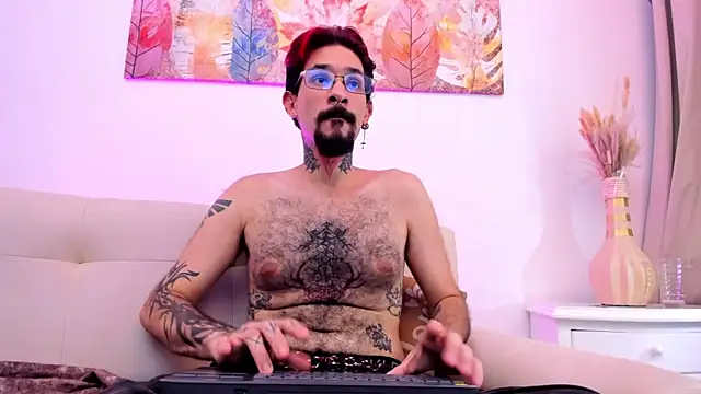 Jonathan_Soto Live XXX-Chat