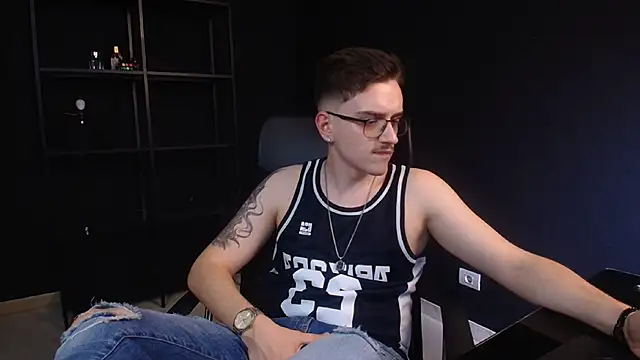 FelixStarkk's Live XXX Chat