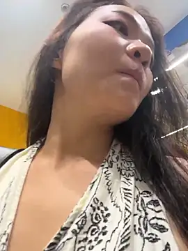 xiaochengzi505 Adlı Modelin Canlı XXX Sohbeti