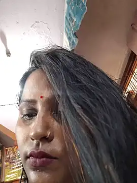 Jasmine_Januja 在線直播表演