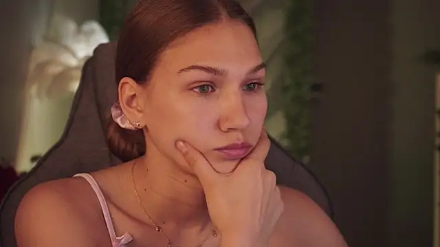 Sweet_Emilya: онлайн-секс-чат