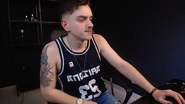 FelixStarkk élő XXX-chatje