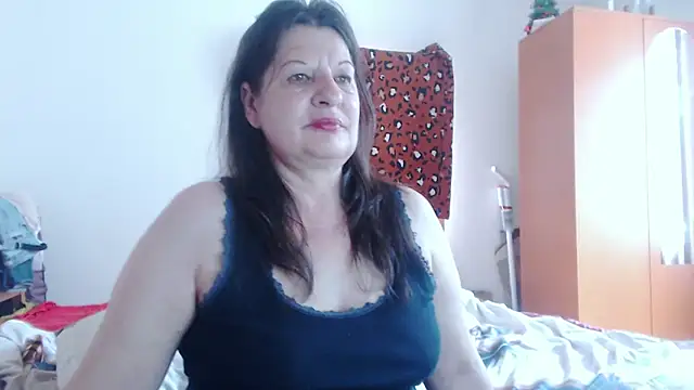 ExtasyMature's Live XXX Chat