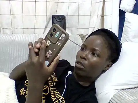 Slenderbie_ebony Adlı Modelin Canlı XXX Sohbeti