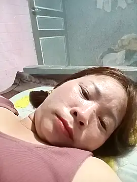 Cumhots111 即時 XXX 聊天