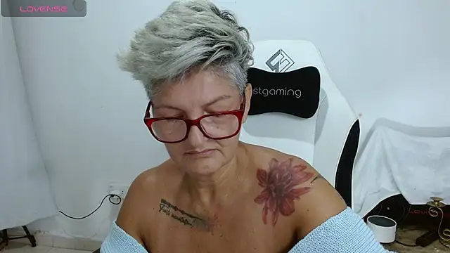 bety-cum2 Adlı Modelin Canlı XXX Sohbeti