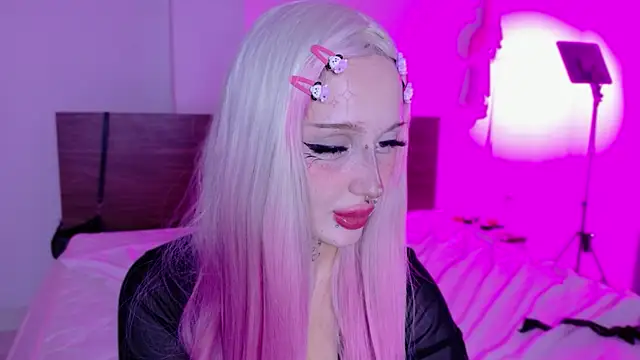 XXX chat uživo modela Lolykari