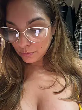 Show de Mariiii_morena na webcam