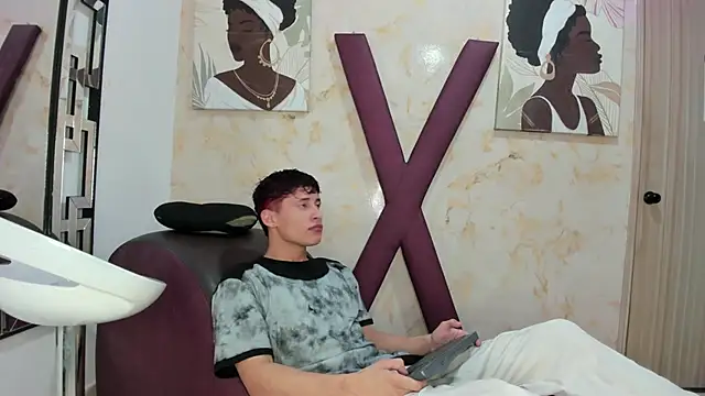 دردشة YOUNG_GUYS1 الجنسية المباشرة