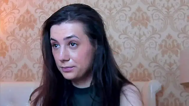 JuliaHunts live XXX chat