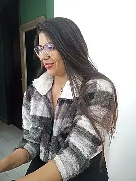 Chat XXX en directo de Luna_Dumont