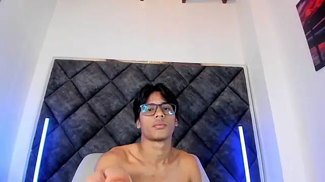 LiamKron Pertunjukan Webcam