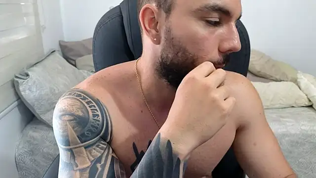 Show modela Isaac_Carter na web-kameri