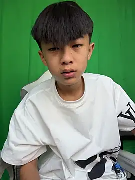 DD-101 Live XXX Chat