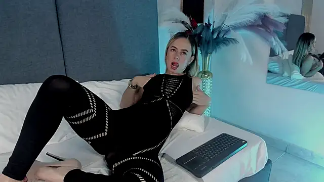 Roxxyfiore live XXX chat