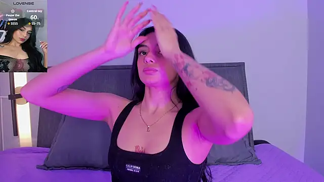 lilith_petit_ Chat XXX live