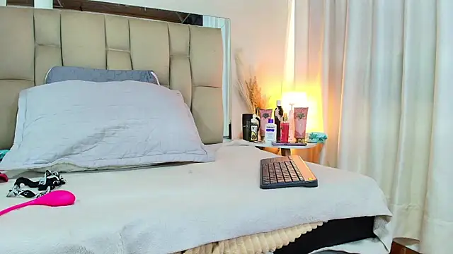 Czat XXX na żywo – Rachele_x