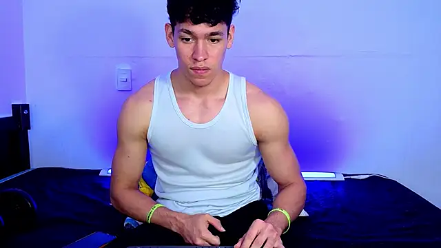 Chatroom XXX en direct de Luke_Muscle
