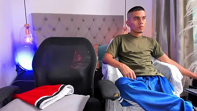 your_d0ll1 Webcam Show
