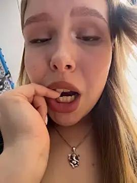 Liza_risky: вебкам-шоу