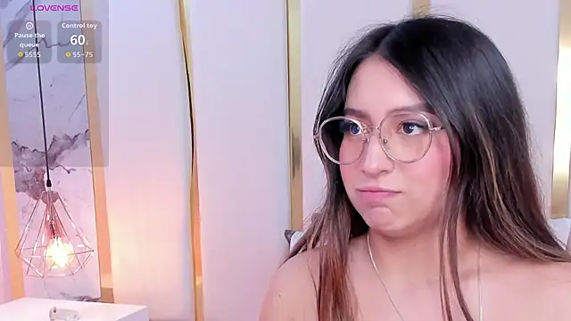 KamilaVegga élő XXX-chatje