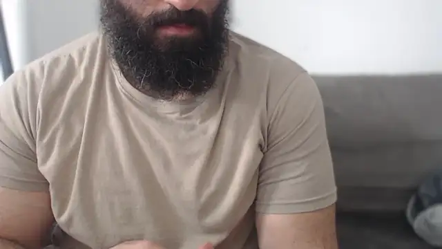 hugemachohandsome XXX чат на живо