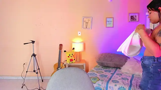 naomy_ruiz_'s Live XXX Chat