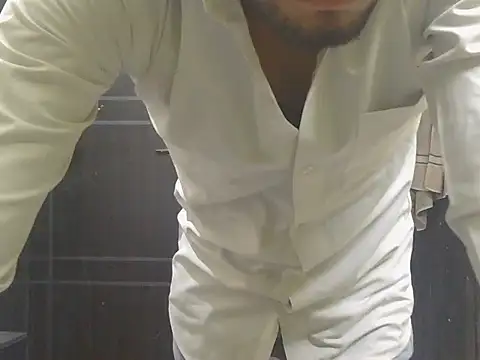 Stubborndesiboy Adlı Modelin Canlı XXX Sohbeti