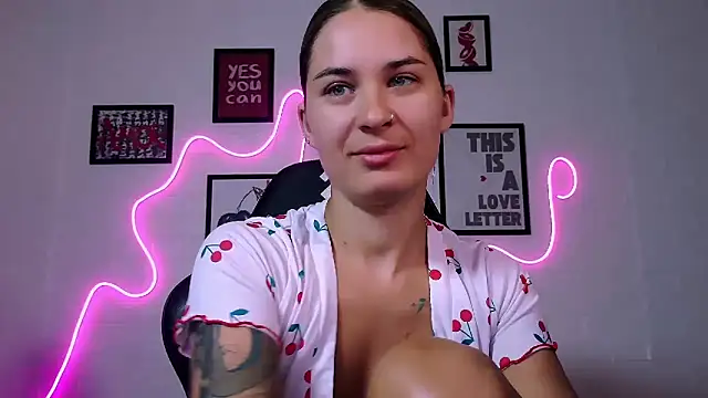 AlisaFrost Chat XXX in diretta