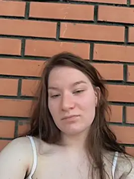 Chat XXX en directo de KiraNiight