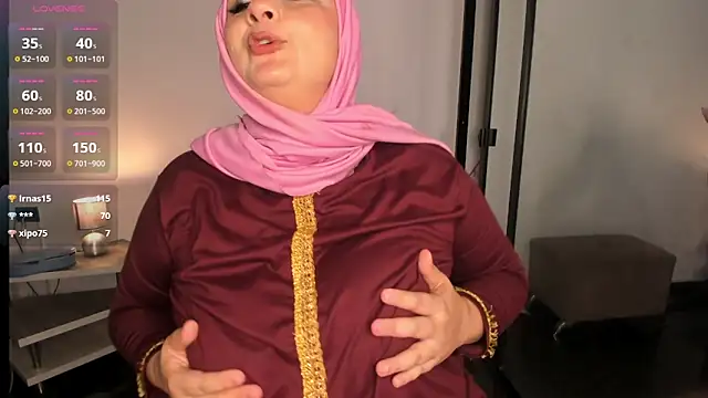 XXX chat uživo modela HijabiMilff
