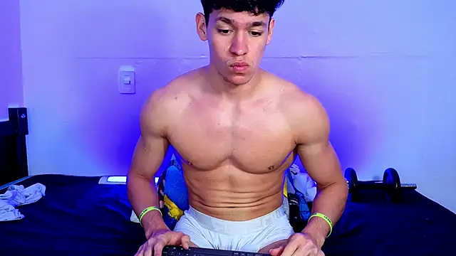 Luke_Muscle Webcam Show