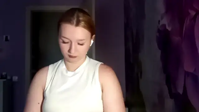 XXX chat uživo modela RaeannRoewe
