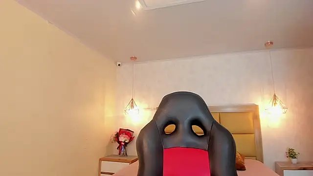Chat +18 de LARSONMIA ao vivo